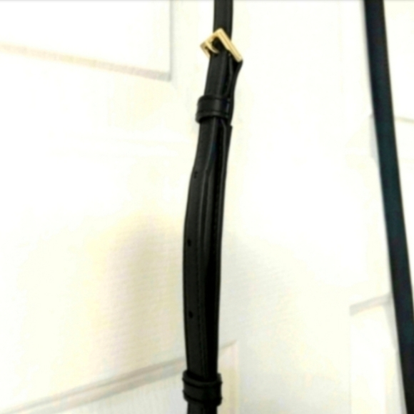 Kate Spade Hawthorne cross-body Carolyn spinner. Navy with pink pinwheel - Picture 9 of 10